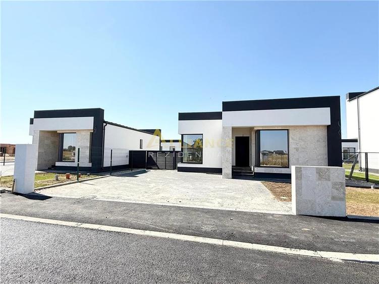 Casa individuala | Parter | 3-4 camere | 2 bai | Ansamblu rezidential