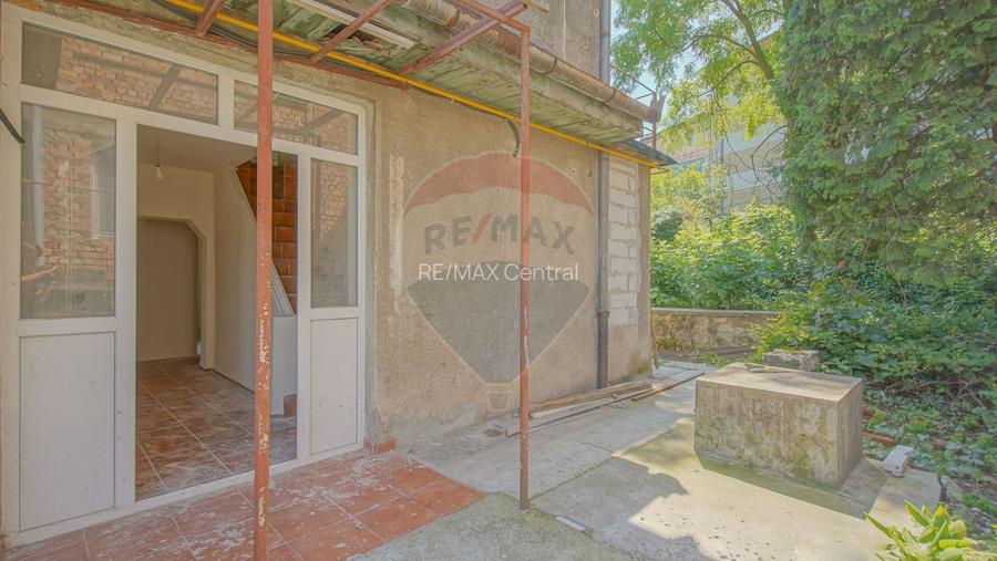 Casă cu potențial în Centrul Civic Brașov | 4 camere - 15