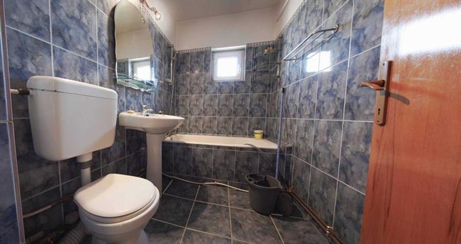 Apartament 3 camere, decomandat, Calea Bucuresti