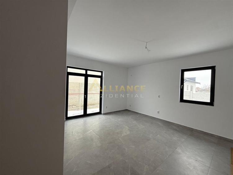 Casa individuala parter 4 camere 2 bai + dressing