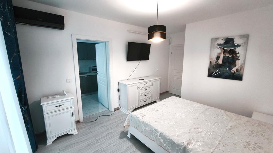 Apartament 1 camera mobilat, etaj 1, bloc NOU, statie autobuz CUG - VA