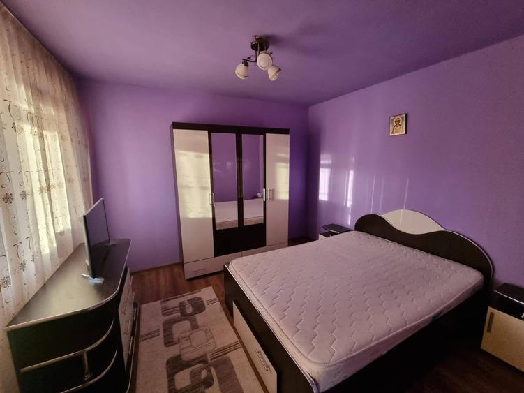 Apartament cu 2 camere, zona Podu Ros
