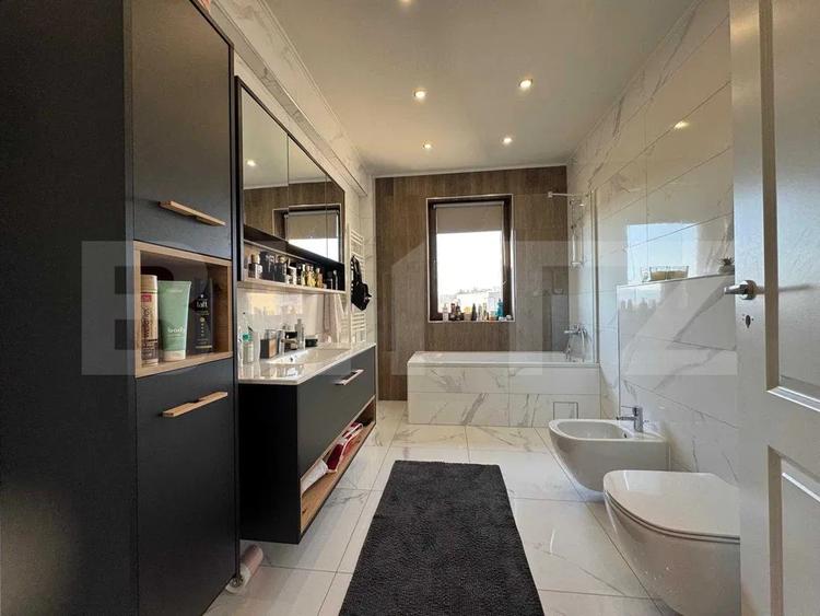 Apartament de vanzare, 3 camere, 102 mp, 2 balcoane - RIVUS