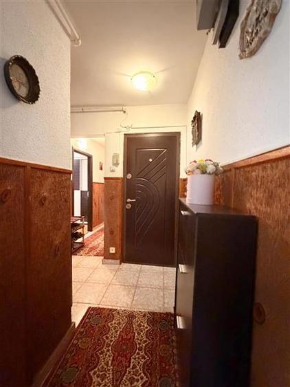 Oferta! Apartament 3 camere, decomandat, etaj 3/4, str Sitarului, Brasov