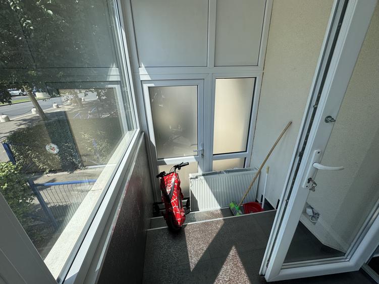 Spatiu Comercial Stradal In Berceni Vad intens Vitrina 10 m
