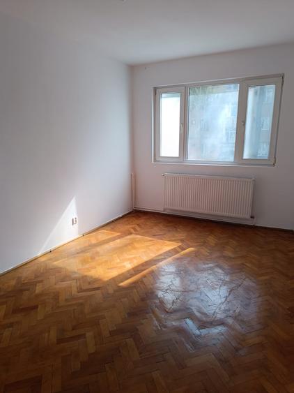 Apartament 3 camere, de vânzare, Gheorgheni, str. Rășinari, 67 mp, etj.1/4