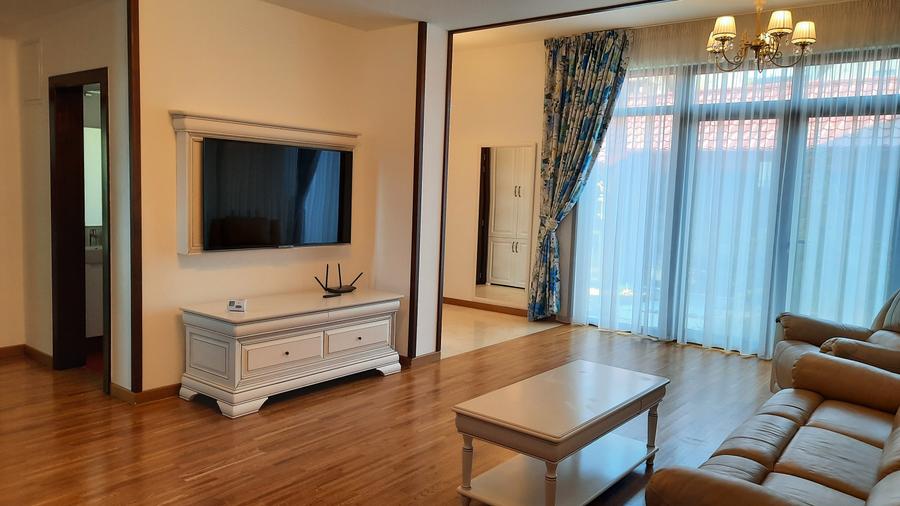 Casa moderna cu curte, Calea Dumbravii