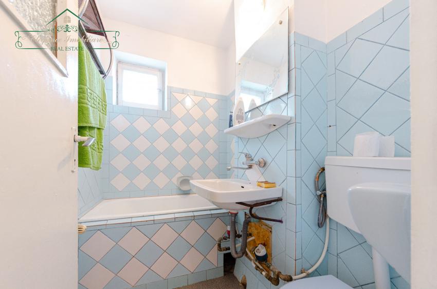 Apartament cu 3 camere, zona Fortuna, Arad