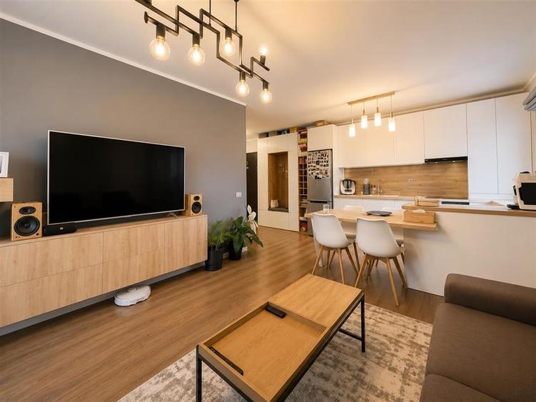 Apartament 3 camere, modern, garaj, Europa
