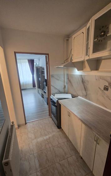 Închiriez garsoniera Tineretului