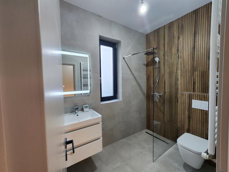 CASA INDIVIDUALA, 5 CAMERE, 3 BAI, 135 MP UTILI, 470 MP TEREN, MIROSLAVA