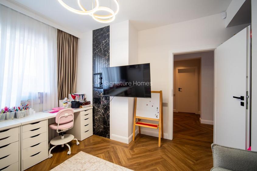 Vila Exclusivista cu 6 Dormitoare, Finisaje din Marmura si Curte mare - 13