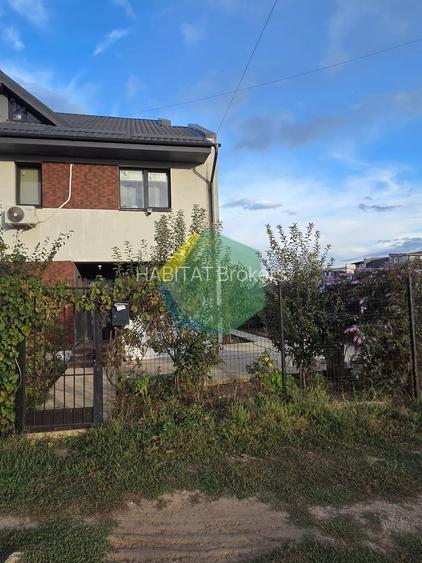 Casă tip duplex P+1+M, cu mansardă de 50 mp și curte generoasă
