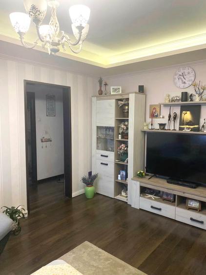 Apartament 3 camere decomandat, 72 mp, mobilat, 2 boxe, CT, et. intermediar