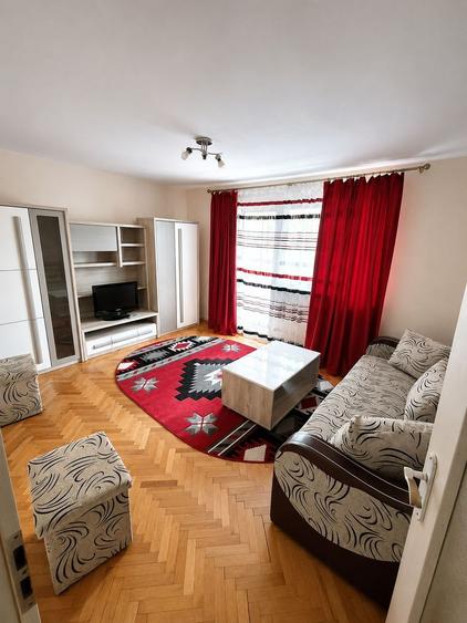 Dâmbovița – Piața Flavia | 1 Cameră | Decomandat | Centrală proprie | Etaj 2