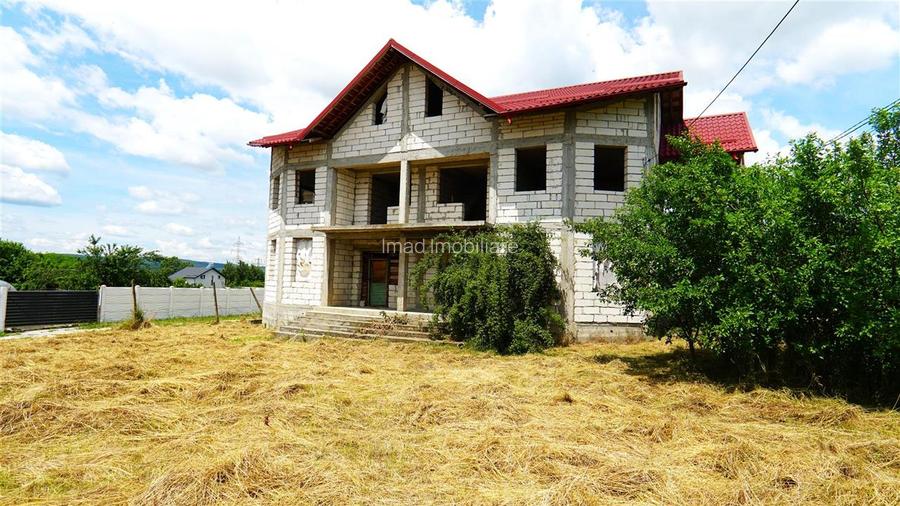 Vanzare Duplex la rosu in Aninoasa  220 mp  500 mp teren  Zona superba de Vile - 2