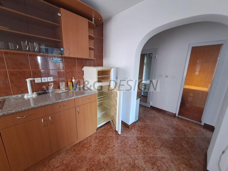 2 cam decomandat Calea Aradului , 500 m de Iulius Town