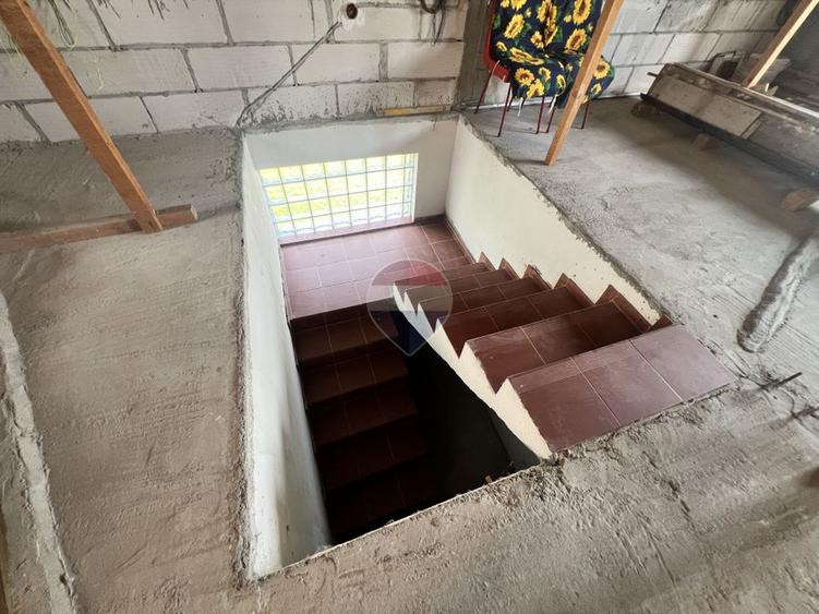 Asă cu teren generos de 8.774 mp, în Măreș – Albota