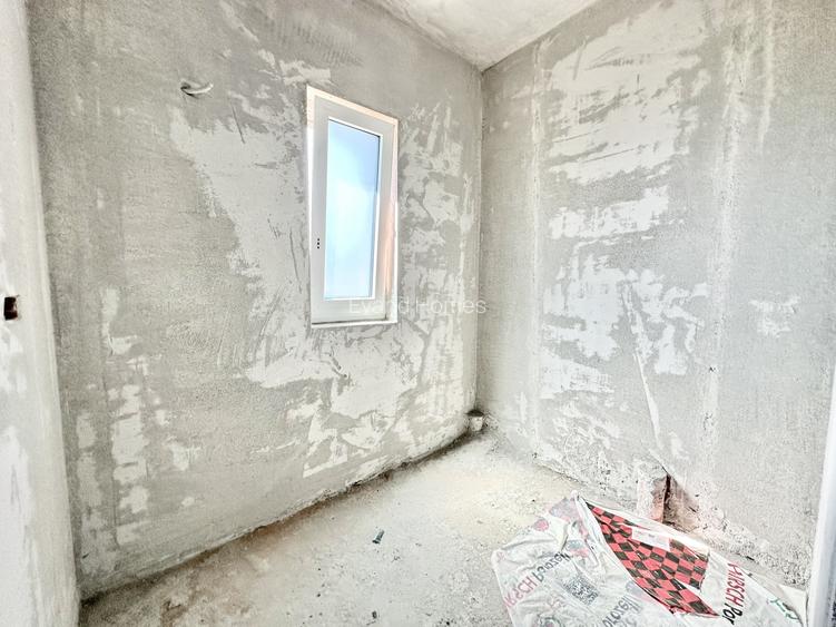 Duplex despartit cu 5 camere | 3 bai | 122 mp | Teren 430 mp | Mosnita