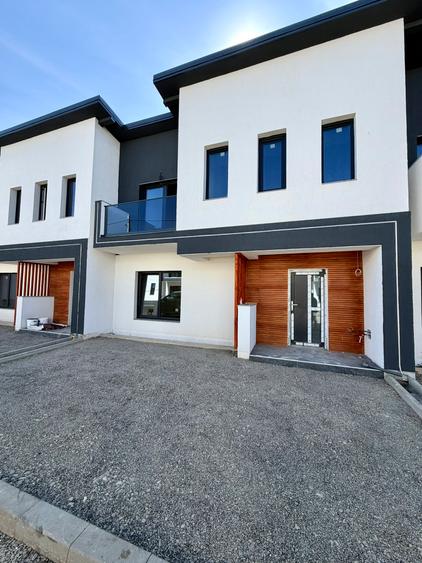 Apartament 4 camere 2 bai 93mp Parcare Capat Pacurari Valea Lupului