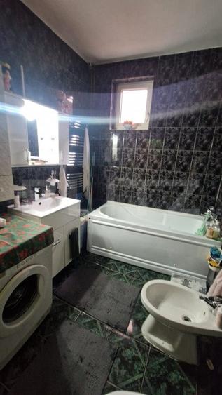 Casa in Centru Civic 4 camere , D +P+ E , PLUS SPATIU COMERCIAL