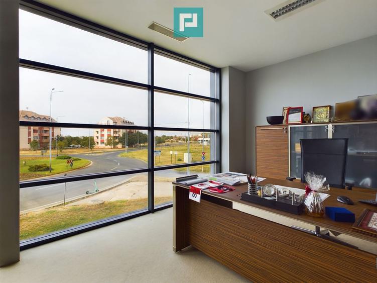 Spațiu comercial modern cu parcare proprie