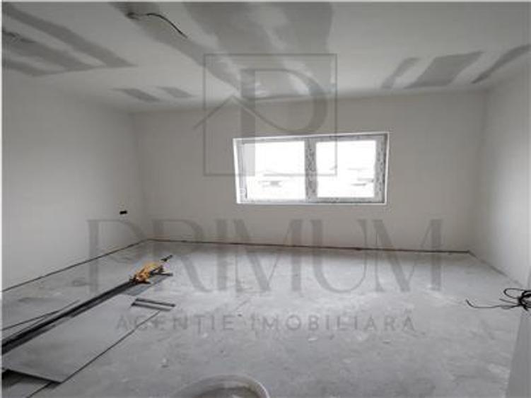 Duplex modern - despartit prin camera tehnica - zona f buna - 5