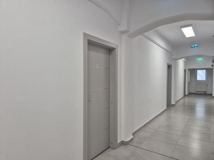 Comision 0 - Spații birouri libere, zonă centrală