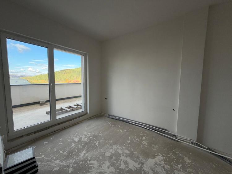 Apartament deosebit, terasa cu vedere spre padurea Faget, zona Vivo