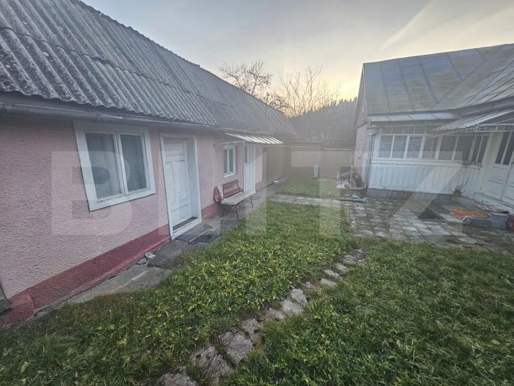 Casă cu 2 camere și anexe, zona centralǎ, Câmpeni