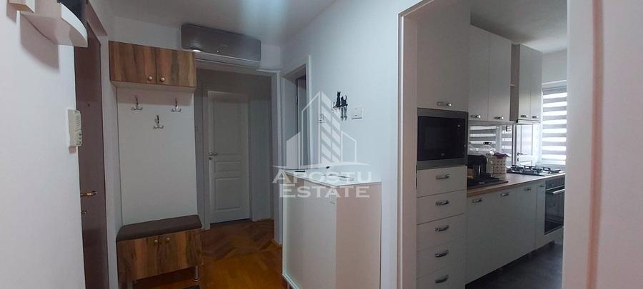 Apartament cu 3 camere decomandat in zona Maranata