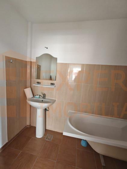 Apartament 2 camere de vanzare, in zona Baba Novac - Kamsas