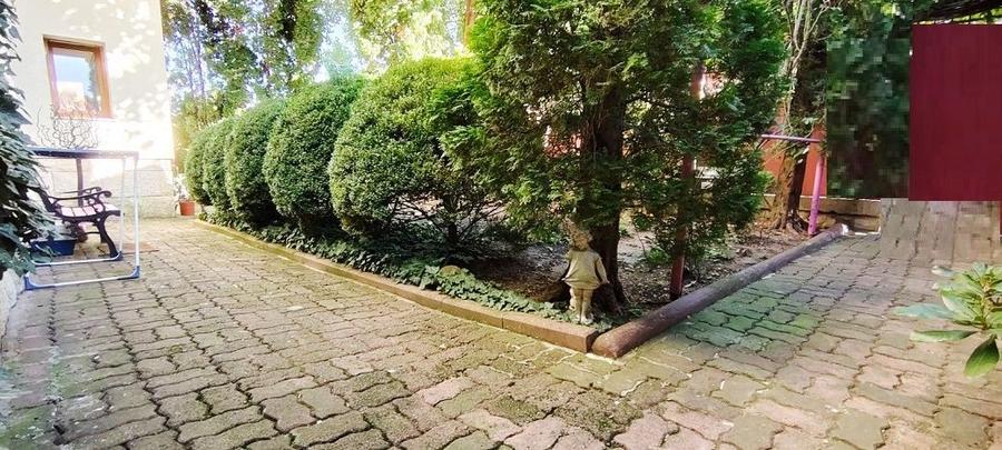 Apartament rustic, deosebit de 98 mp,  cu gradina, in Andrei Muresanu