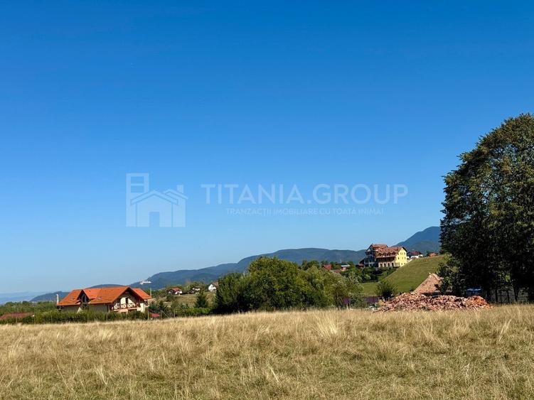 Teren intravilan parcelabil, priveliște spre munți, Sohodol, Bran