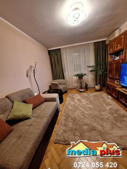 Apartament 3 camere decomandat, Tiglina II