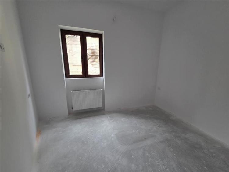 Apartament cu o camera decomandat pivnita zona Centrala