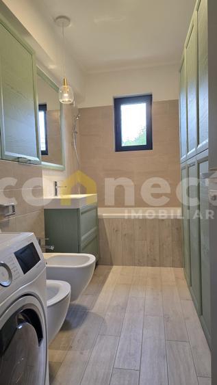 Apartament de închiriat | 4 camere, 2 băi | Central, zona UMF