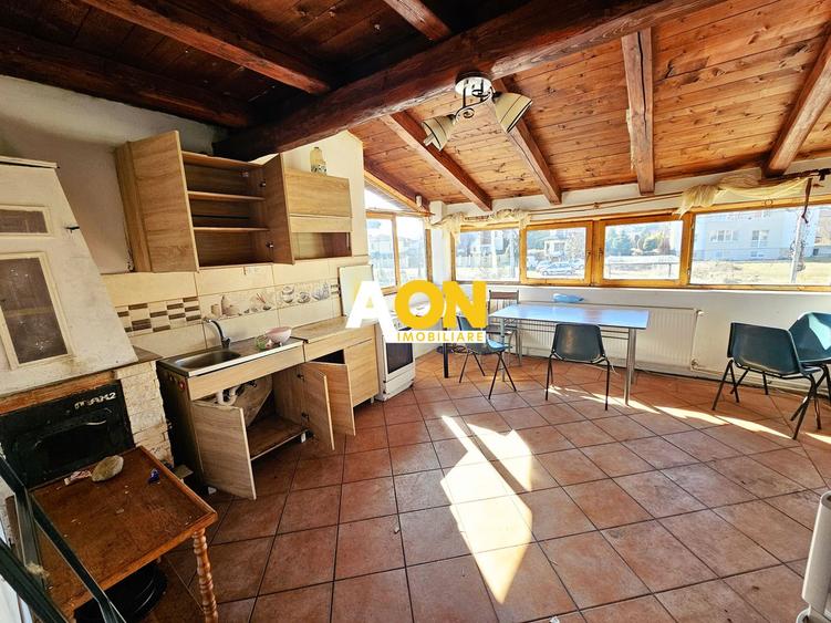 1/2 Duplex, 4 camere, 300 mp teren, toate utilitatile, Cetate