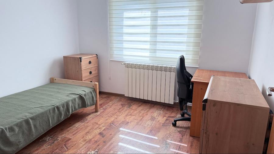 Prorpietar Inchiriez Apartament 3 camere modern