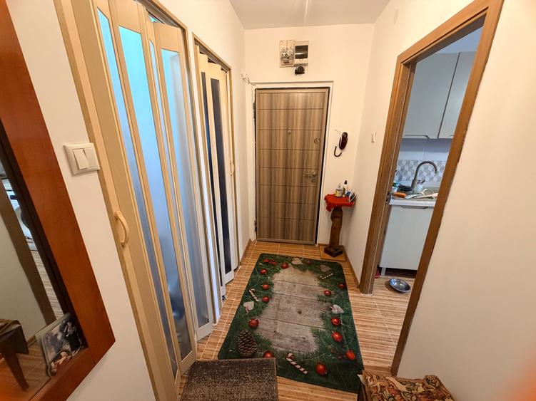 Apartament cu 3 camere decomandat Alexandru cel Bun