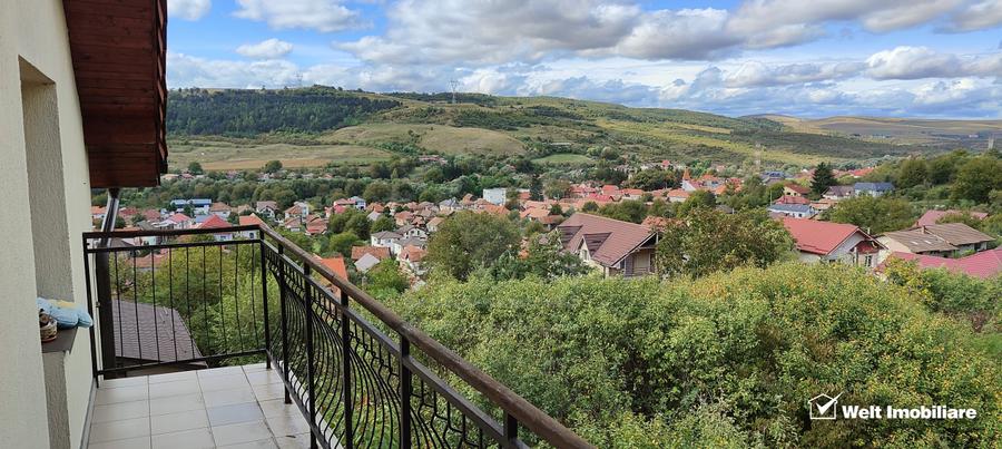 Casa/Duplex cu 2 apartamente separate- Gradina si Priveliste de Vis in Baciu