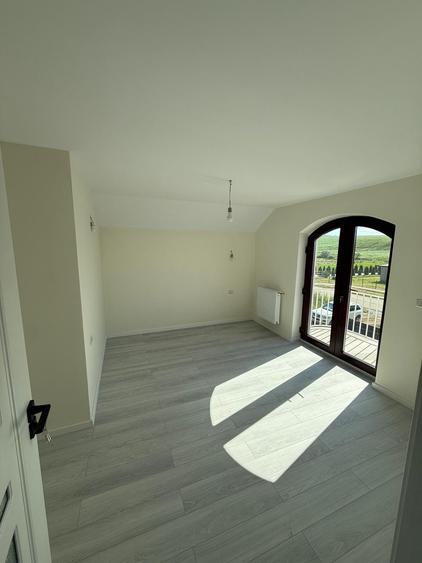 Vila Individuală 4 camere in Letcani Iasi, 196 mp utili teren 400 mp, Liberă, Mutare imediată