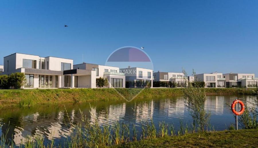 The National Collection | Parcela de teren | Autorizatie Constructie