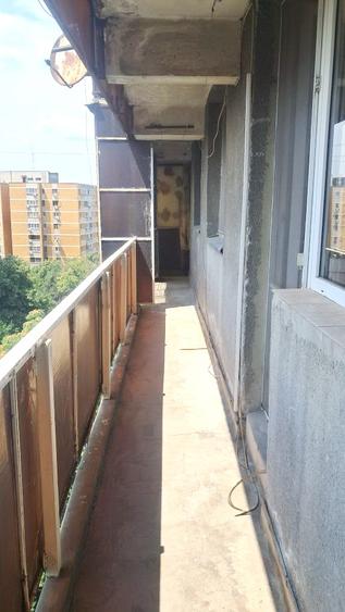 Apartament 3 camere de vanzare vizavi de metrou si parcul Tineretului