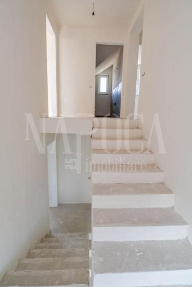 Casa 5 camere de vanzare in Floresti