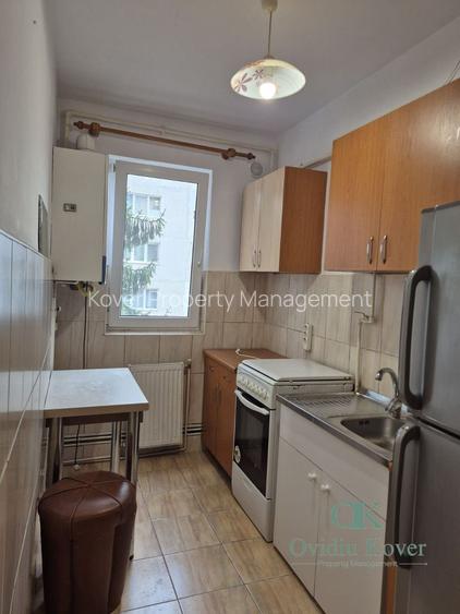 Apartament 2 camere, etaj 1, centrală proprie, str. Vasile Goldiș, Sfâ - 4