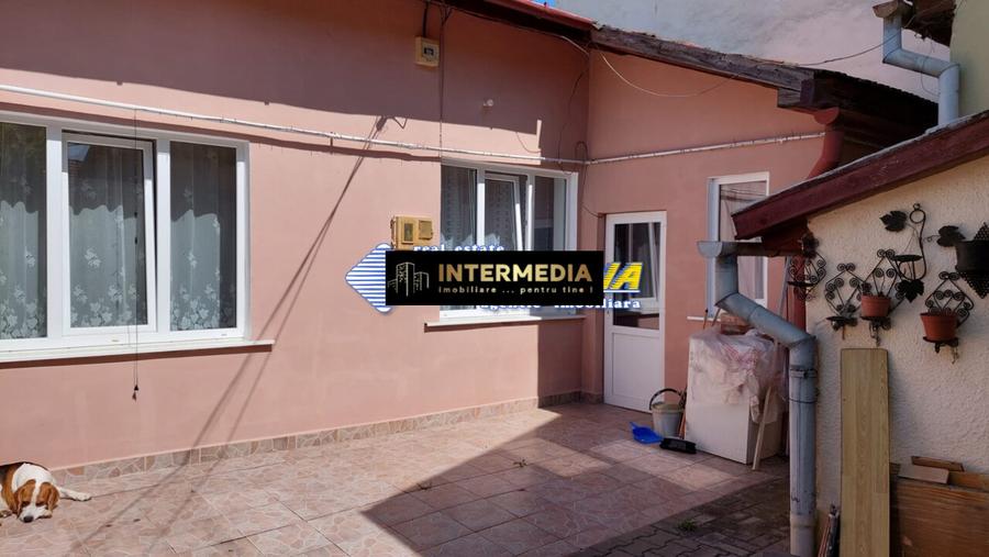 Apartament cu 2 camere la casa in Blaj, zona Centrala