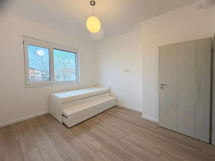 Casa Tip Duplex Despartita de Garaj - Teren 380 mp