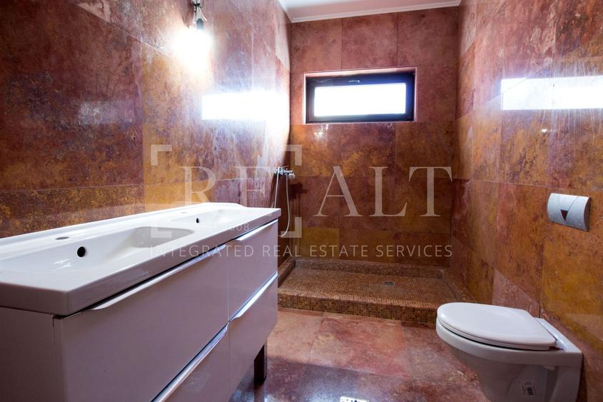 Inchiriere casa, vila 7 camere | Individuala, Renovata, Curte | Campul Pipera