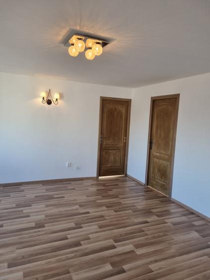 Proprietate generoasa- Casa cu 4 dormitoare si o curte mare